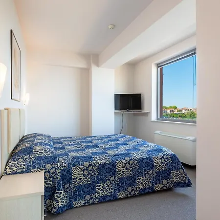 Neven Hotel 4*
