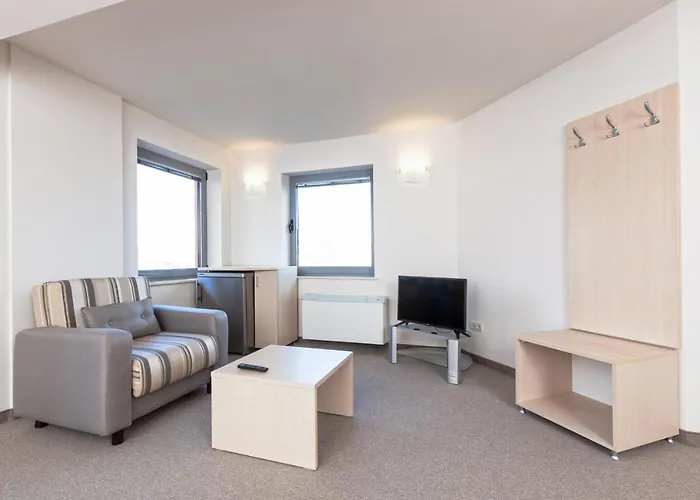 Neven אקהטופול